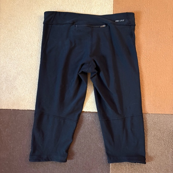 2/$20 NIKE Dri-Fit Performance Capris size S - Picture 2 of 8